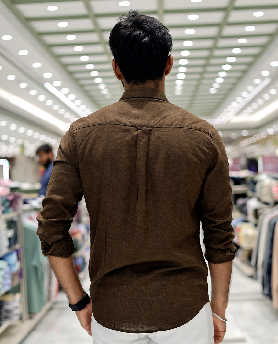 Brown Solid Linen-Blended Casual Shirt Features Full Sleeves, a Slim Fit, a Spread Collar, and a Regular Length