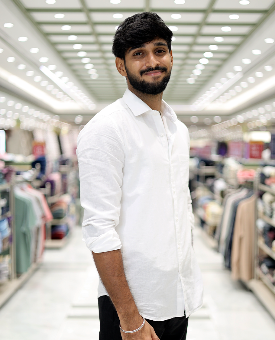 White Solid Linen-Blended Casual Shirt Features Full Sleeves, a Slim Fit, a Spread Collar, and a Regular Length