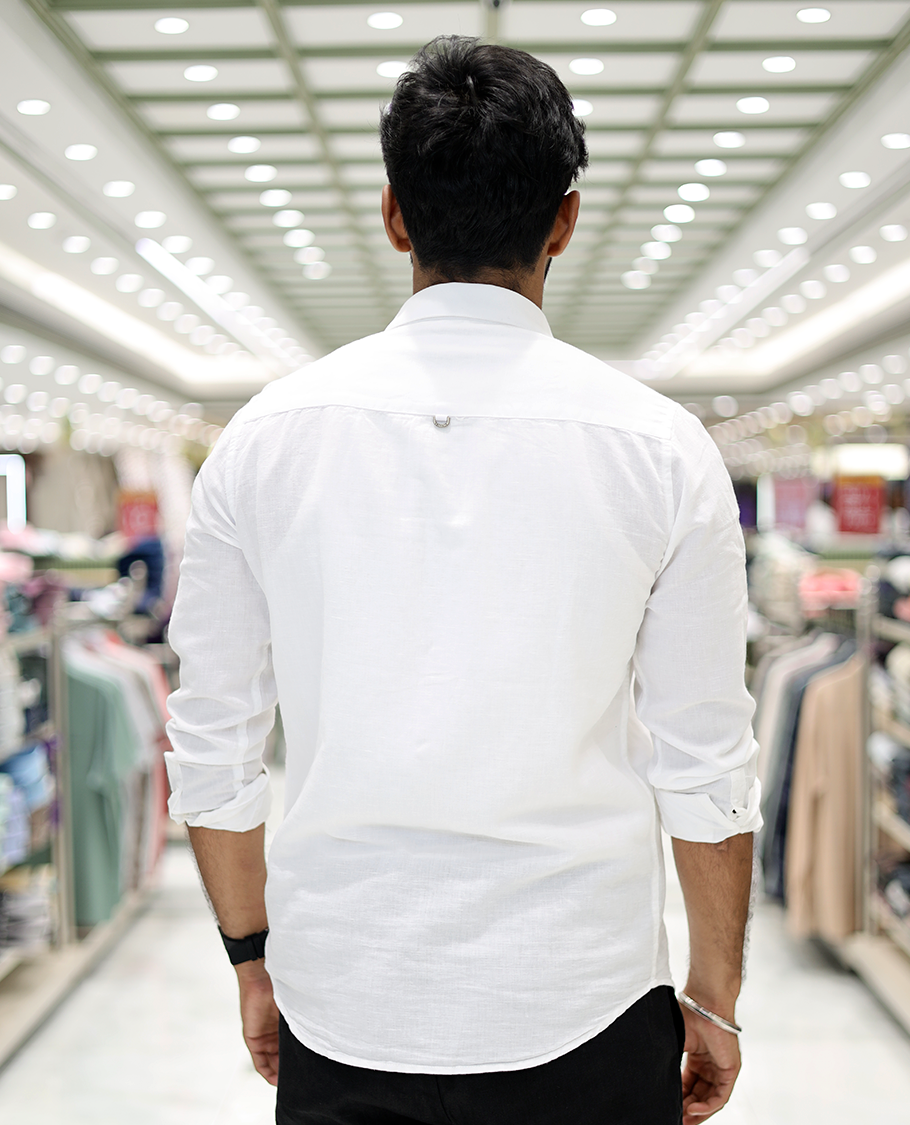 White Solid Linen-Blended Casual Shirt Features Full Sleeves, a Slim Fit, a Spread Collar, and a Regular Length