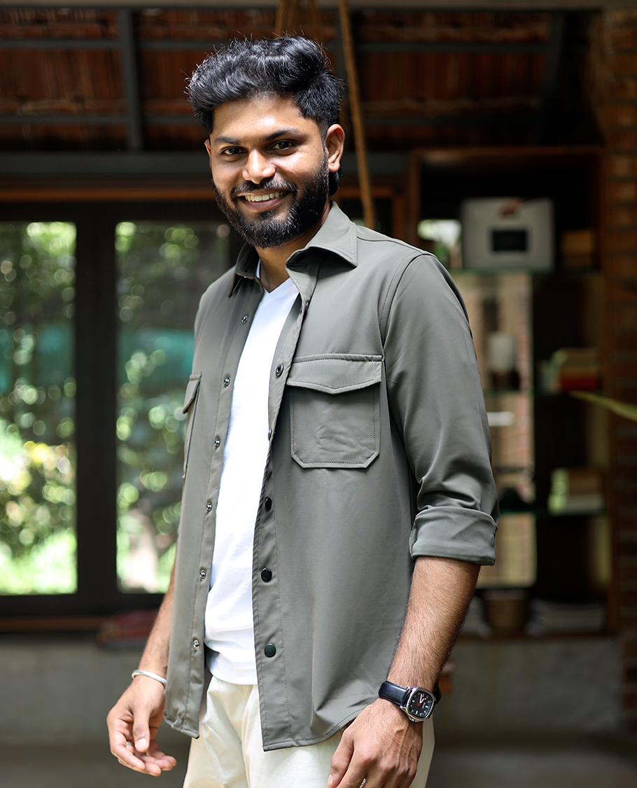 Light Grey Textured Cotton-Blended Casual Shirt Features Half Sleeves, a Regular Fit, a Spread Collar, and Regular Length