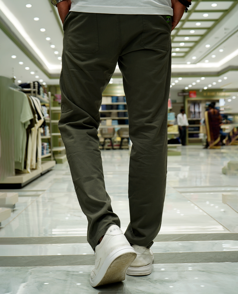 Green Lycra Traveller Trousers Comes with a Regular Fit and a Regular Length