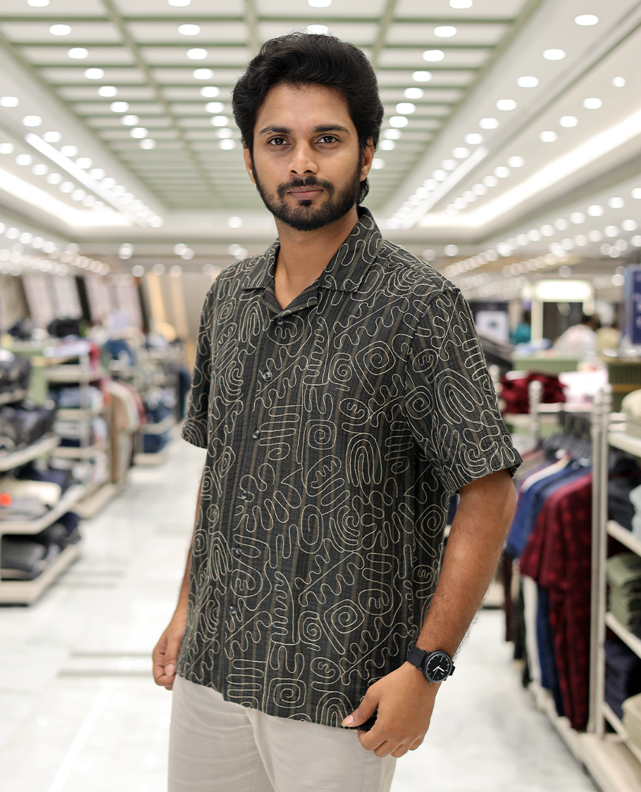 Green Cotton-Blended Casual Shirt, Delicately Woven with Geometric Thread Outline Embroidery, a Half-Sleeve, a Cuban Collar, a Boxy Fit, and Regular Length