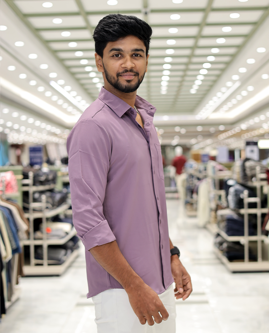 Lilac Plain Cotton-Blended Casual Shirt, Comes with Full Sleeves, a Spread Collar, a Slim Fit, and Regular Length