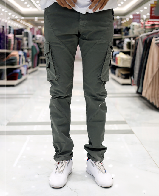 Green Plain Cotton-Blended Cargo Trousers Come with a Regular Fit, Belt Loops, and Regular Length