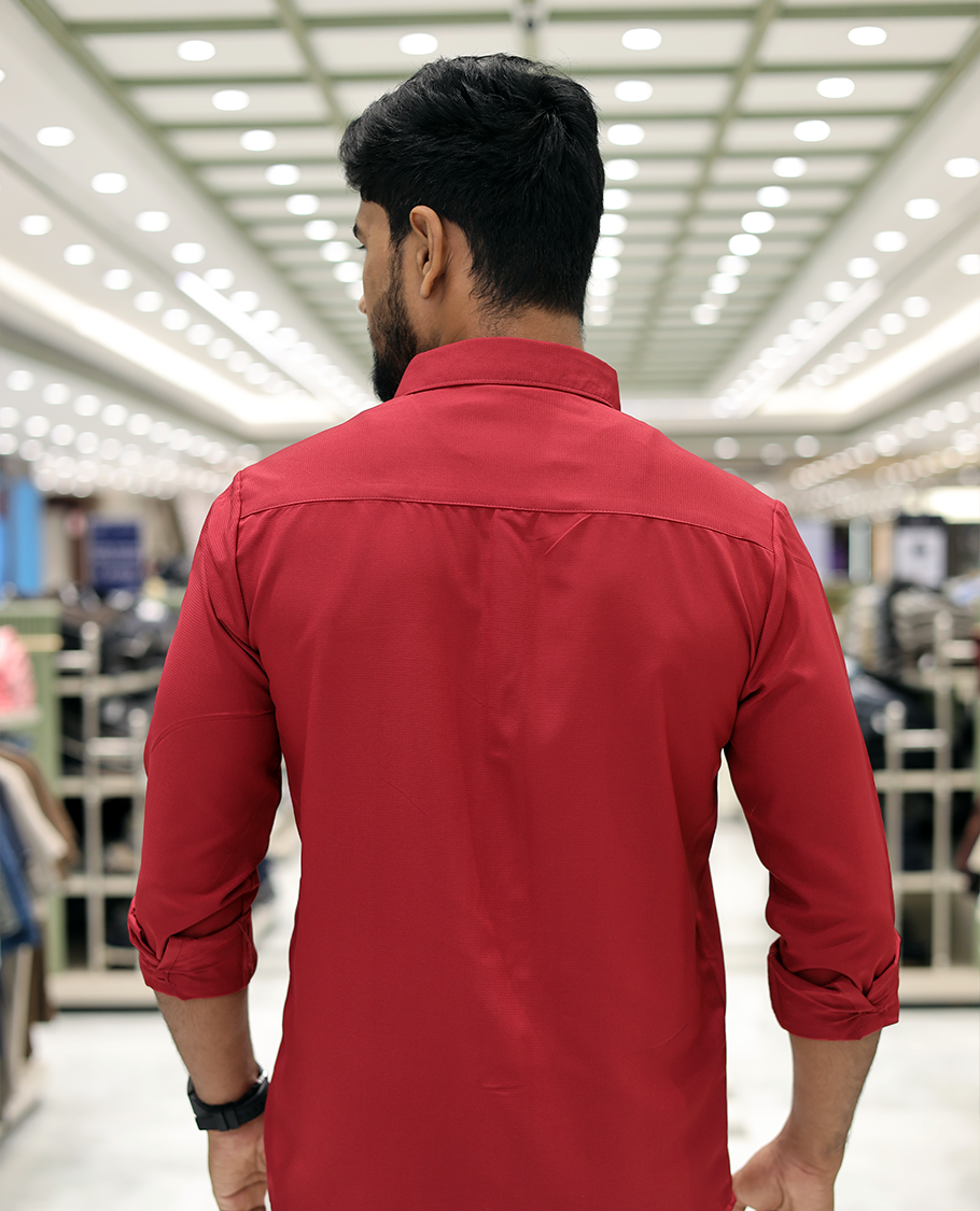 Red Plain Cotton-Blended Casual Shirt, Comes with Full Sleeves, a Spread Collar, a Slim Fit, and Regular Length