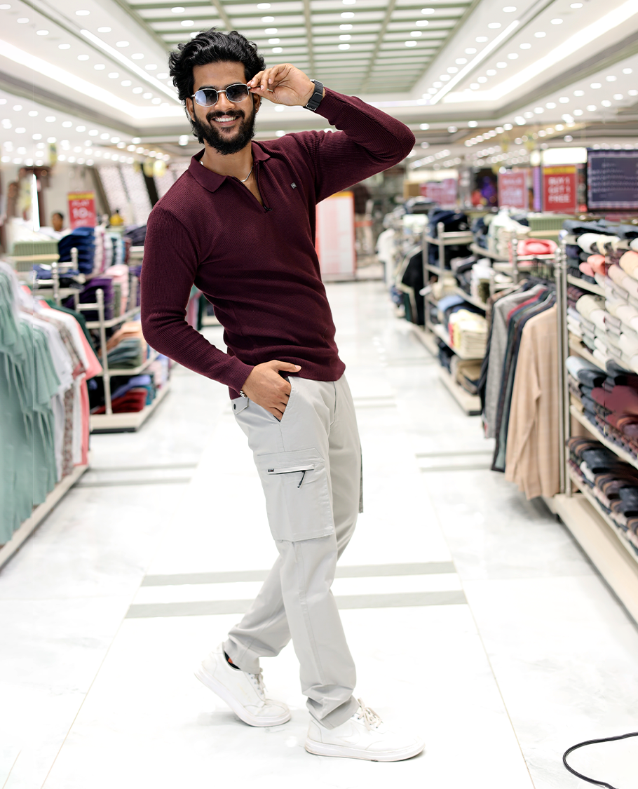 Grey Plain Cotton-Blended Cargo Trousers Features a Regular Fit, Belt Loops, and Regular Length