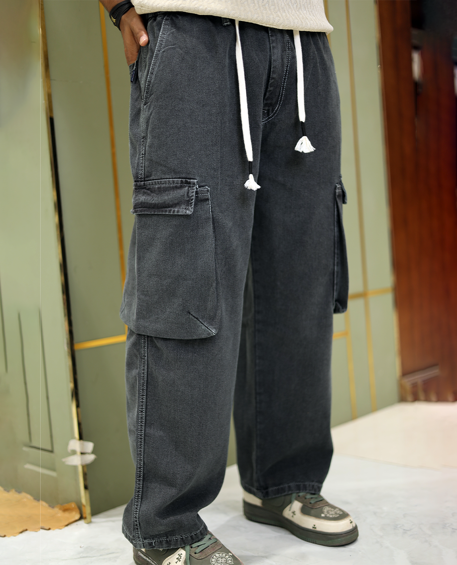 Grey Heathered Textured Denim Trousers Come with a Baggy Fit and Regular Length