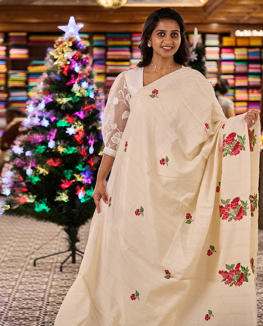 Borderless white rose flower motifs embroidered matka silk saree, red rose motifs embroidered pallu