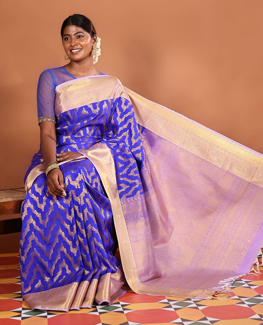 Blue Budget Silk Saree, Beautifully Bedecked with Jaal Jacquard Design on its Body, Complemented by Contrast Traditional Zari Border of Floral Creeper Design, Intricately Designed Pallu, and Paired with a Contrast Blouse