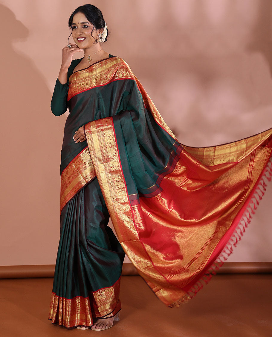 Green Plain Kanchipuram Soft Silk Saree, Complemented by a Contrast Korvai Border of Thilakam Mokku, Mayil, Muthu, Neli, and Mayil Kann Designs, Zari Elevated Jaal Pallu, and Paired with a Contrast Blouse