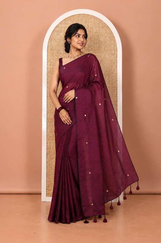 Borderless Purple Mul Cotton Saree, Subtly Sparkled With Big Sequins Work On Its Body, a Self-Pallu and Paired with a Matching Blouse