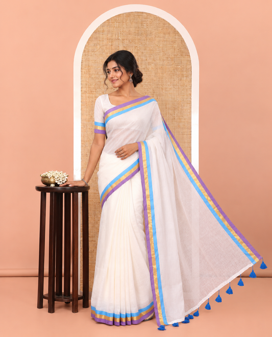 Cream Khadi Mul Cotton Saree, Complemented by Contrast Border, Plain Pallu, and Paired with a Matching Blouse