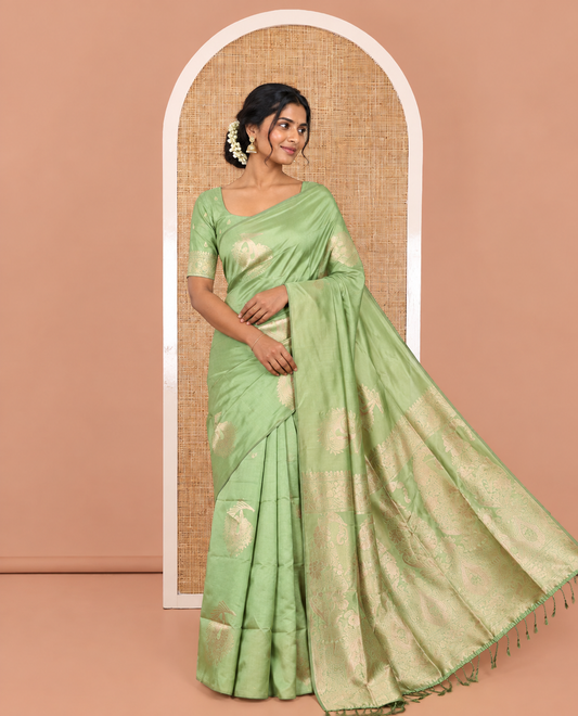Borderless Olive Green Kanchi Silk Saree, Majestically Detailed with Zari Buttas, Intricate Pallu, and a Matching Blouse