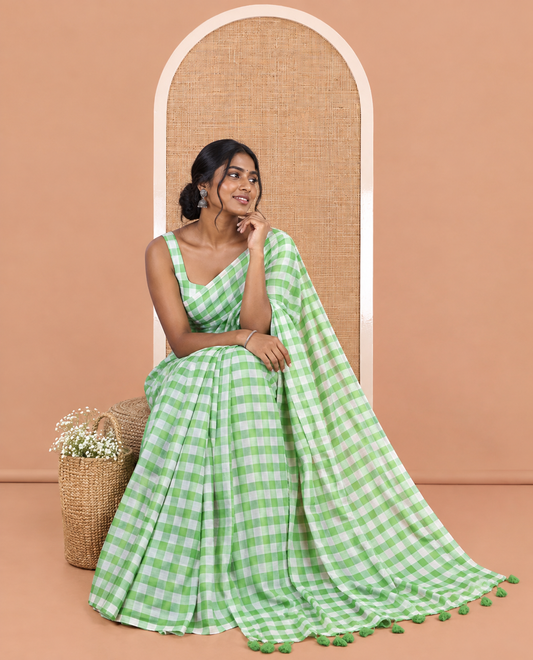 Borderless Green Khadi Mul Cotton Saree, Adorned with Micro-Checks and No Blouse