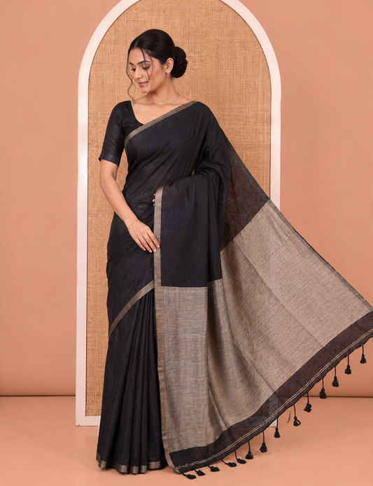 Borderless Black Plain Khadi Mul Cotton Saree, a Contrast Heathered Pallu, and a Matching Blouse