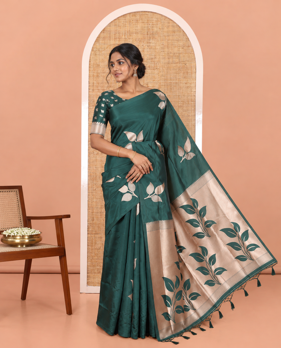 Borderless Bottle Green Elite Soft Silk Saree, Embellished with Leaf Motifs, a Self-Pallu of Floral Designs, and a Matching Blouse