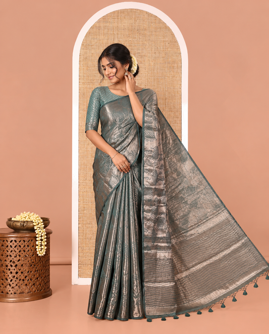 Borderless Green Fancy Matka Silk Saree, Elevated with Gleaming Zari Weave and Leaf Jacquard Designs, Rich Pallu of Chevron Stripes, and Paired with a Matching Jacquard Blouse
