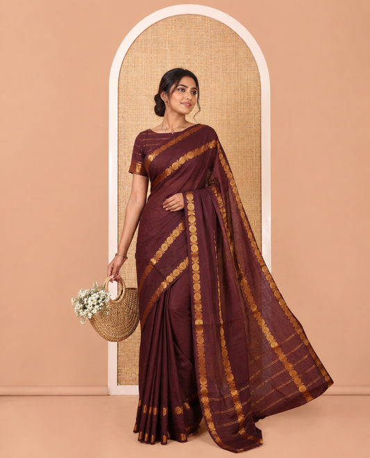 Brown Plain Sungudi Cotton Saree, Highlighted by Traditional Rettai Pettu Rudraksham Border, Striped Pallu, and a Matching Blouse