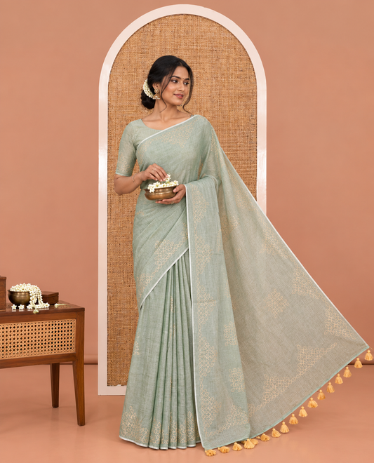 Borderless Pista Green Khadi Mul Cotton Saree Features Kambi Kolam Motifs, a Self-Pallu, and No Blouse