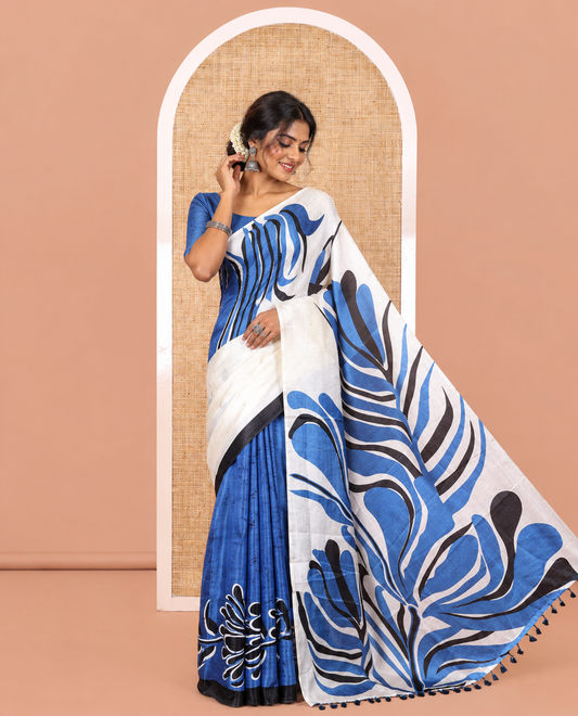Borderless Cream and Blue Art Khadi Cotton Saree, Crafted with Batik Print-Style Vines Print on Its Body, Self-Pallu of Batik Print, and Paired with a Printed Blouse