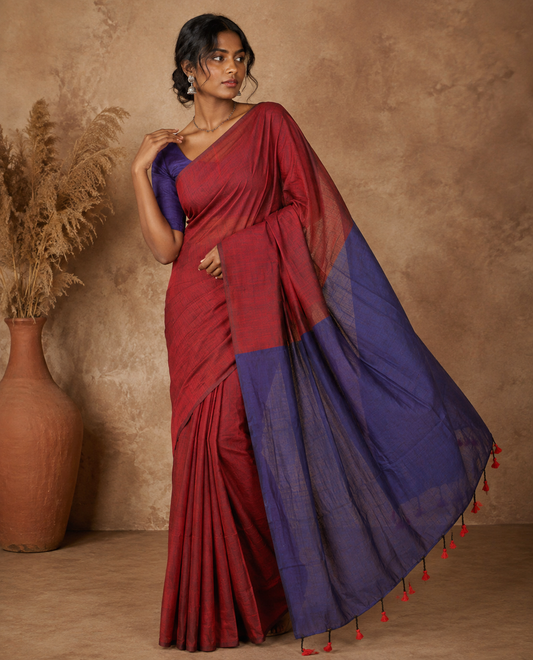 Borderless Maroon and Navy Blue Plain Khadi Mul Cotton Saree, Highlighted by Captivating Contrast Colored Pallu, and Paired with a Contrast Blouse