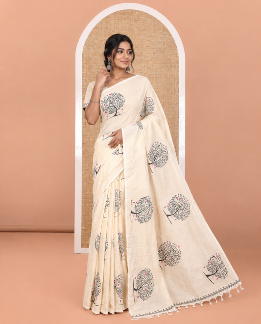Borderless Cream South Cotton Saree, Adorned with Family-Tree-Style Printed All Over Its Body, Pallu Mirrors the Same Print, and Paired with One Matching Blouse, and One Contrast Paisley Printed Blouse