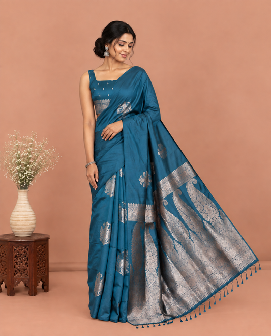Borderless Royal Blue Kanchi Silk Saree, Gracefully Embellished with Zari Buttas, Intricate Pallu, and a Matching Blouse