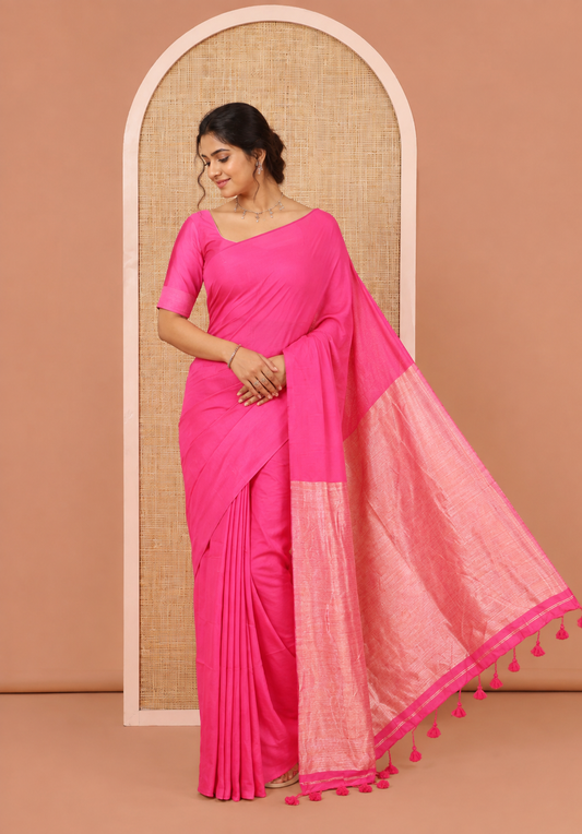 Borderless Rani Pink Plain Khadi Mul Cotton Saree, a Contrast Heathered Pallu, and a Matching Blouse