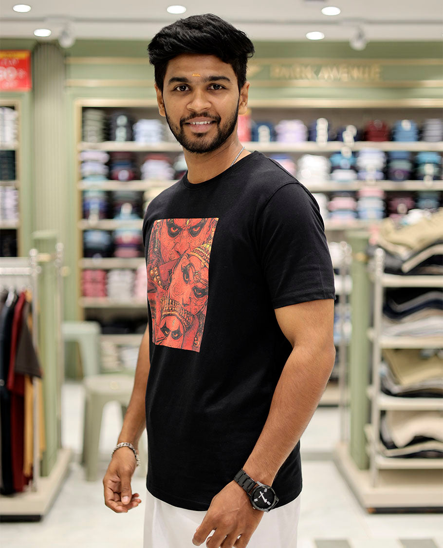Black Cotton-Blended T-Shirt Features Onam-Themed Kathakali-Style Faces Print, Half-Sleeves, a Round Neck, a Slim Fit, and a Regular Length