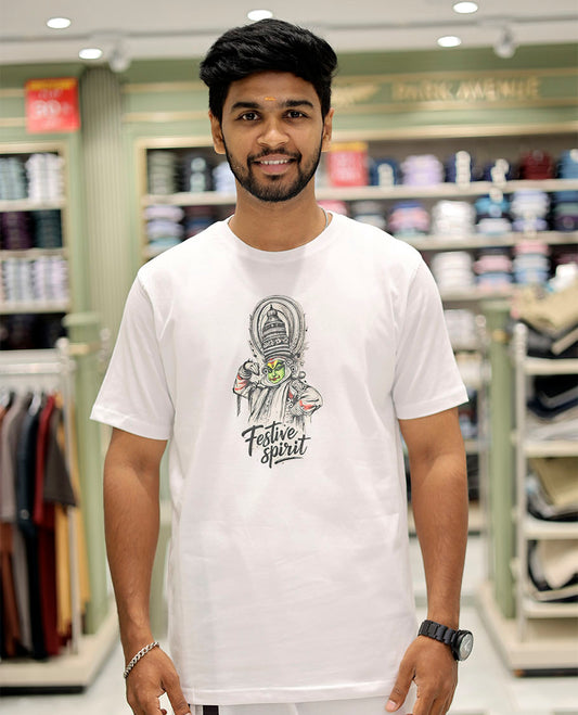 White Cotton-Blended T-Shirt Features Kerala-Themed Kathakali Print, Half-Sleeves, a Round Neck, a Slim Fit, and a Regular Length