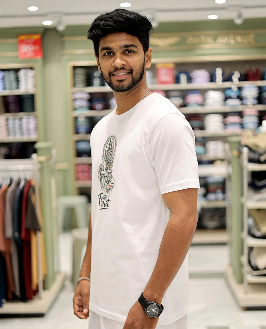 White Cotton-Blended T-Shirt Features Kerala-Themed Kathakali Print, Half-Sleeves, a Round Neck, a Slim Fit, and a Regular Length