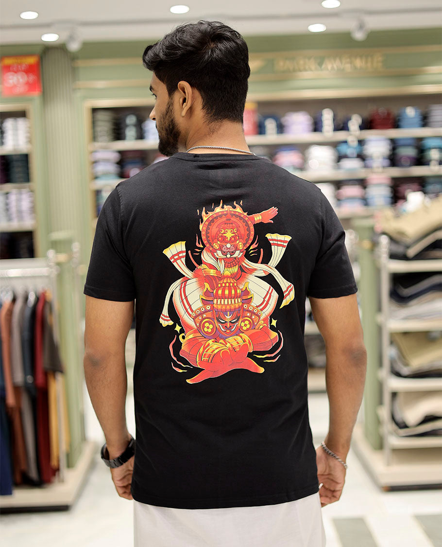 Black Cotton-Blended T-Shirt Comes with Kerala-Themed Kathakali Print, Half-Sleeves, a Round Neck, a Slim Fit, and a Regular Length