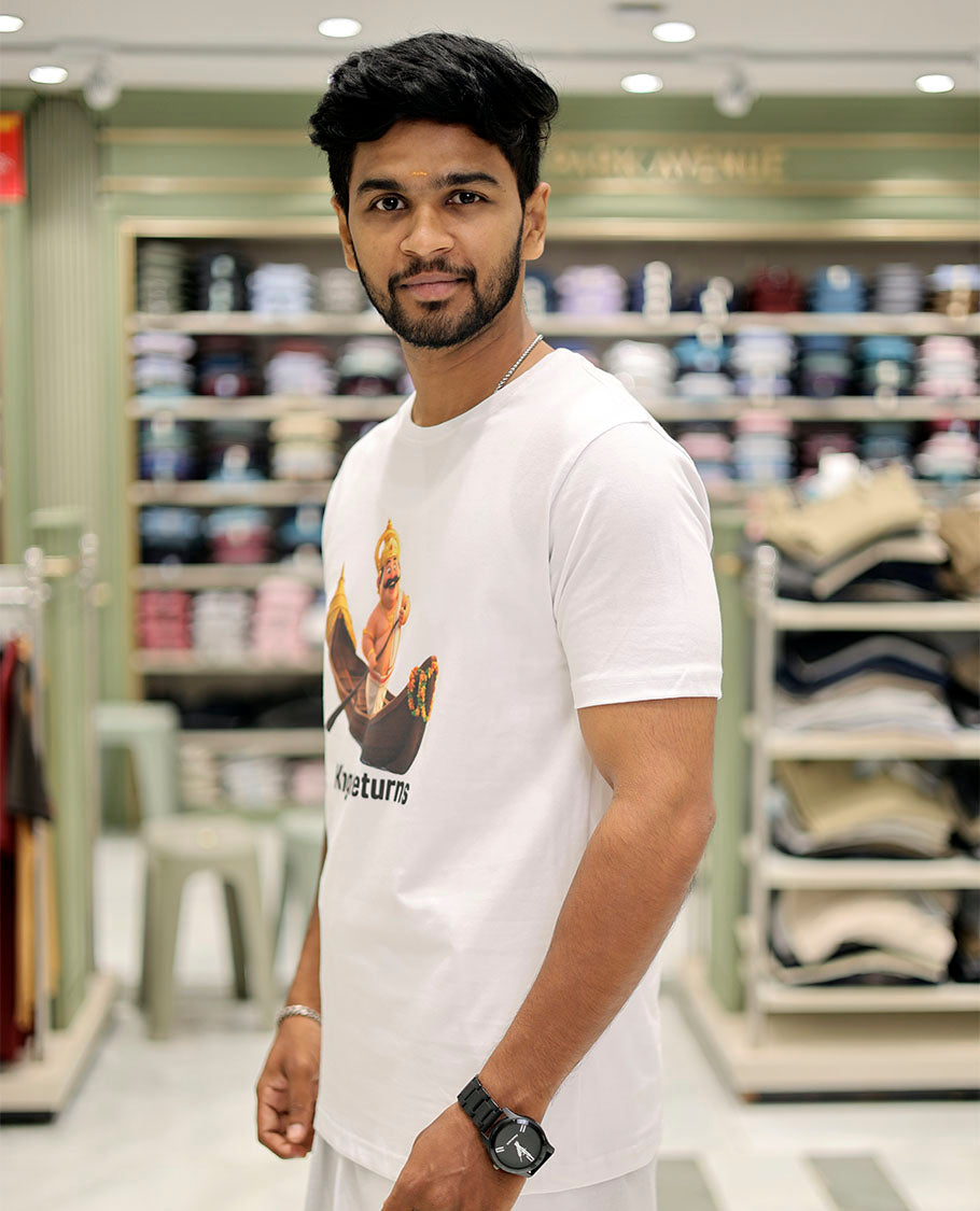 White Cotton-Blended T-Shirt Comes with Kerala-Themed Kathakali Print, Half-Sleeves, a Round Neck, a Slim Fit, and a Regular Length