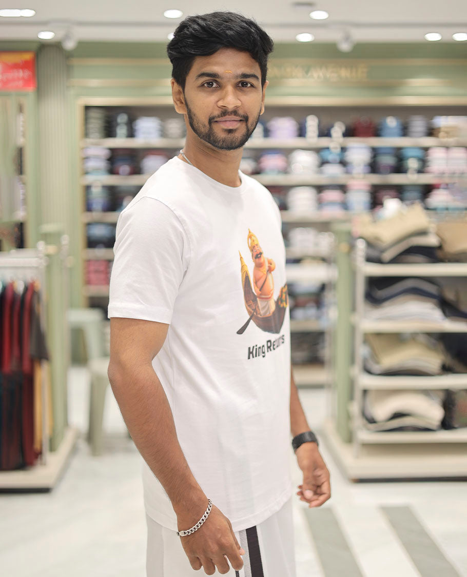 White Cotton-Blended T-Shirt Comes with Kerala-Themed Kathakali Print, Half-Sleeves, a Round Neck, a Slim Fit, and a Regular Length