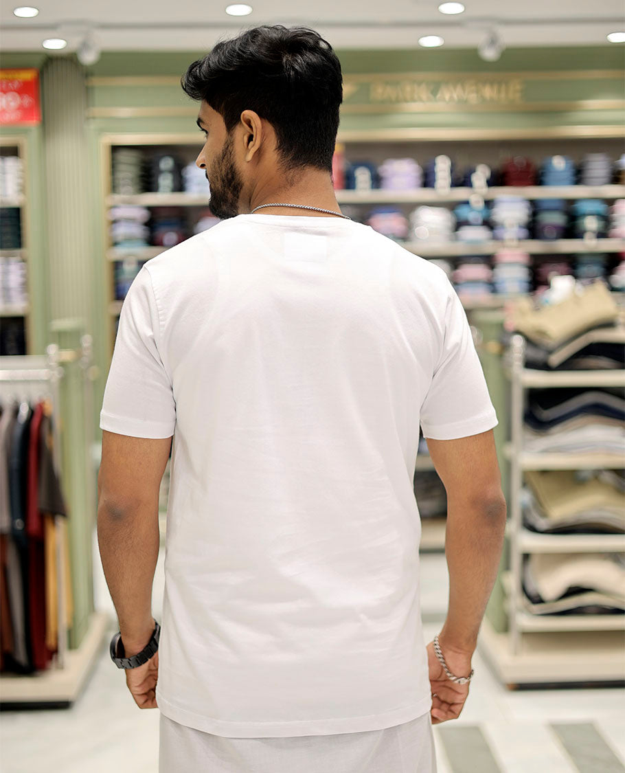 White Cotton-Blended T-Shirt Comes with Kerala-Themed Kathakali Print, Half-Sleeves, a Round Neck, a Slim Fit, and a Regular Length