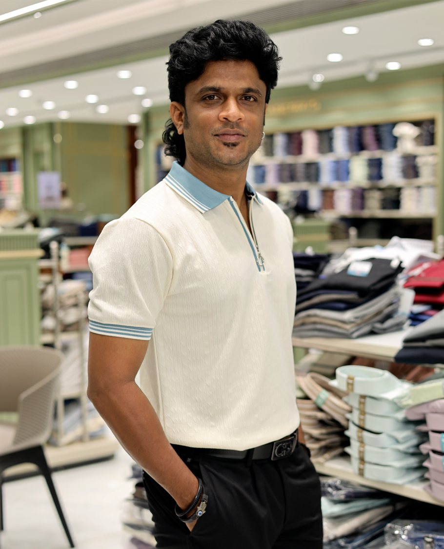 Cream Cotton-Blended Zipper T-Shirt Features Half-Sleeves, a Polo Collar, Slim Fit, and Regular Length